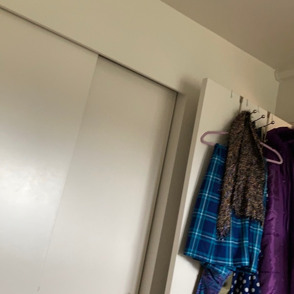 Whole bigger closet - Picture 5 of 5